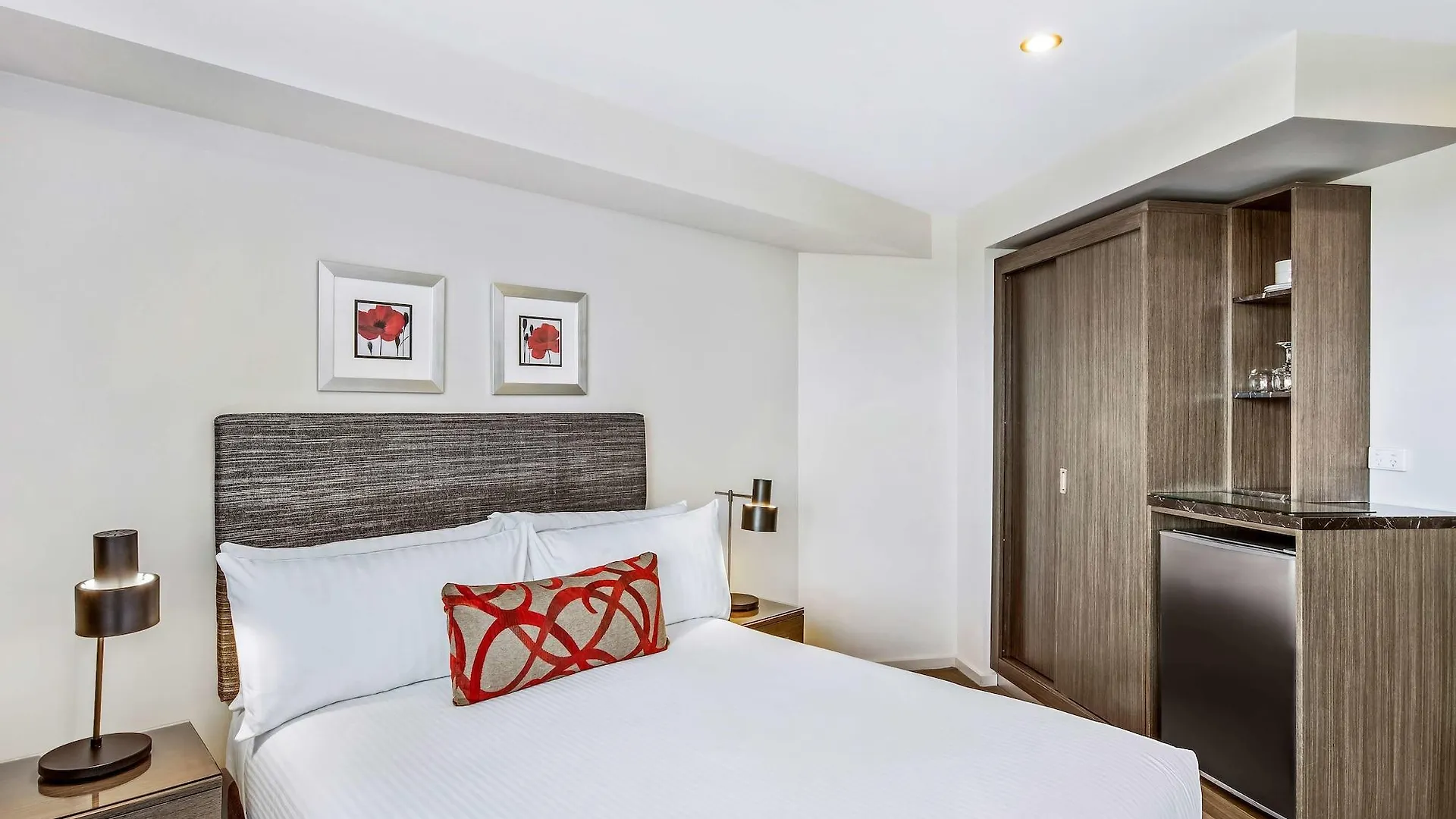**** Aparthotel Adina Serviced Apartments Canberra Dickson Australia