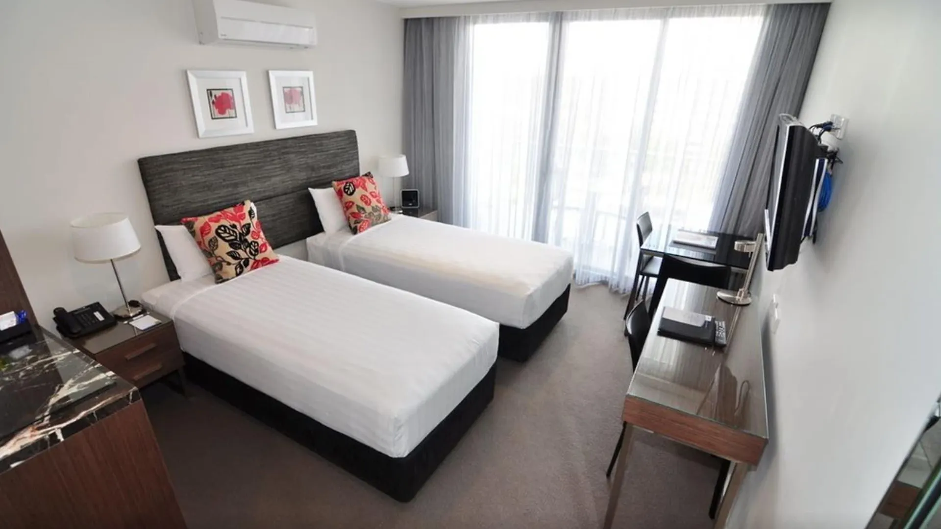 Adina Serviced Apartments Canberra Dickson 4*,